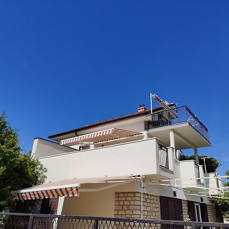 Apartmani Grebastica Exterior photo