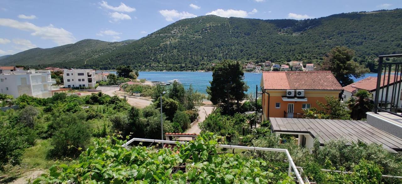 Apartmani Grebastica Exterior photo