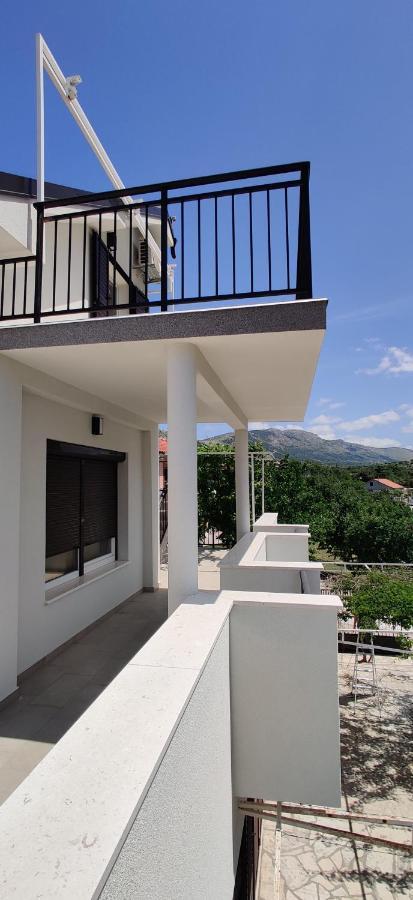 Apartmani Grebastica Exterior photo
